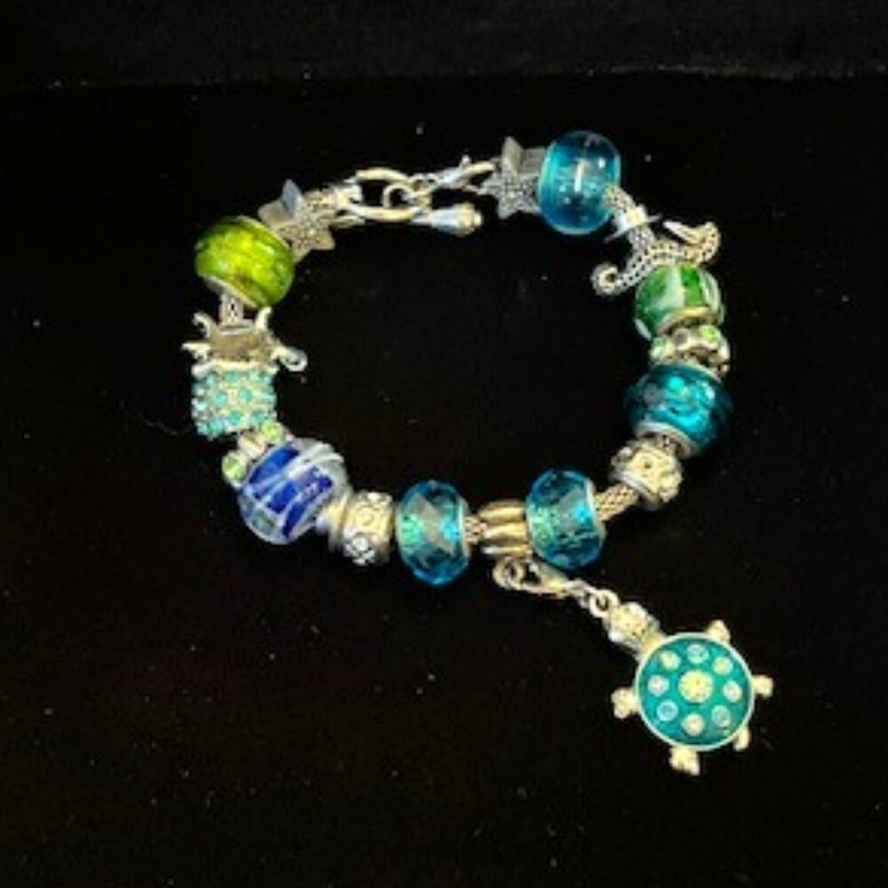SEA LIFE | Charm Bracelet Enamel Turtle Silver tone and Rhinestone beads-EUC